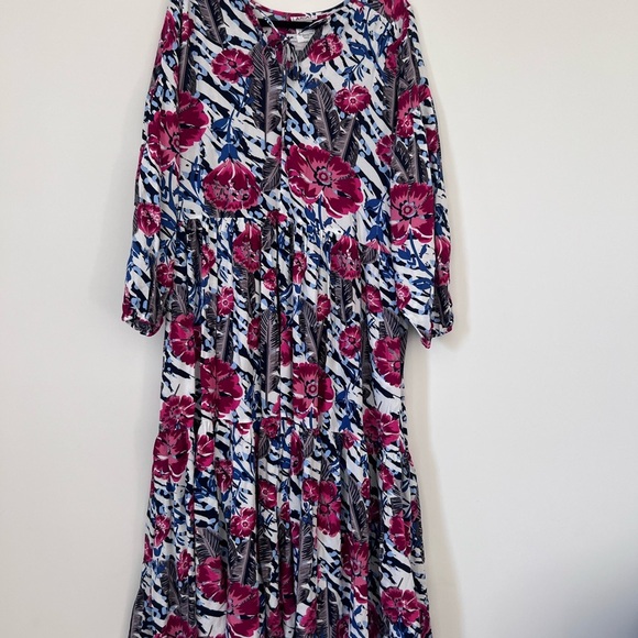 NWT! Ariat Floral Multicolor Wyoming Tiered Full Sleeve Maxi Dress Women’s M - Picture 1 of 12